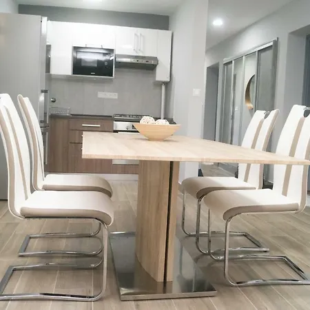 Allone Holiday home Lenti